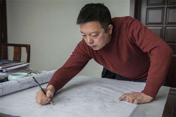 堂家居匠造红木精品焕发品牌力量AG真人网中式原木整装品牌明(图6)